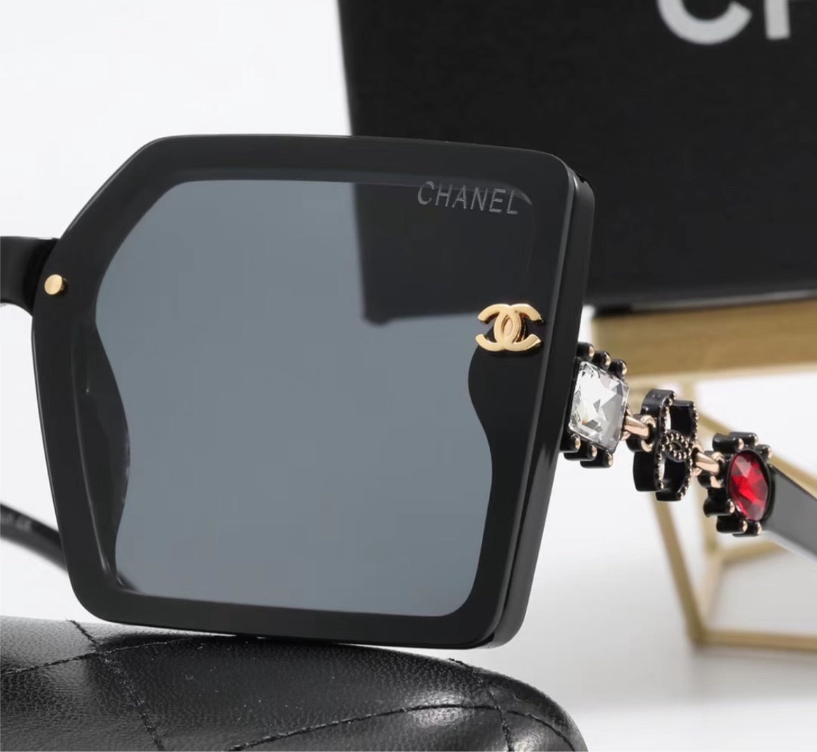 Chanel new woman sunglasses
