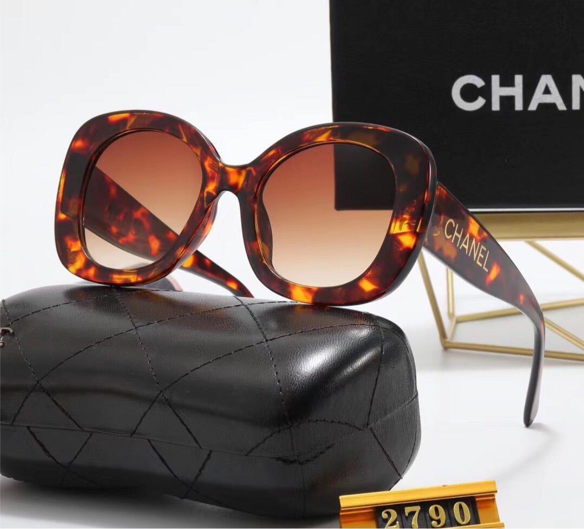 New Chanel woman sunglasses
