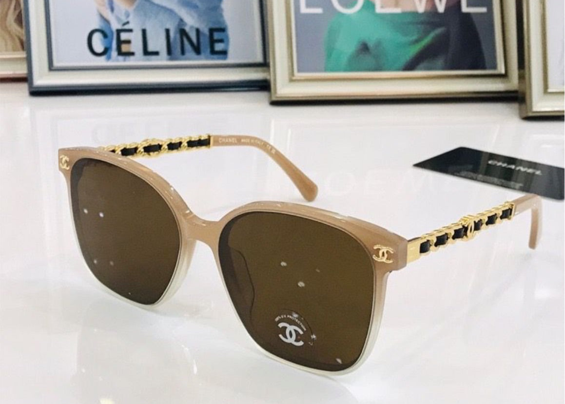 New Chanel woman eyewear