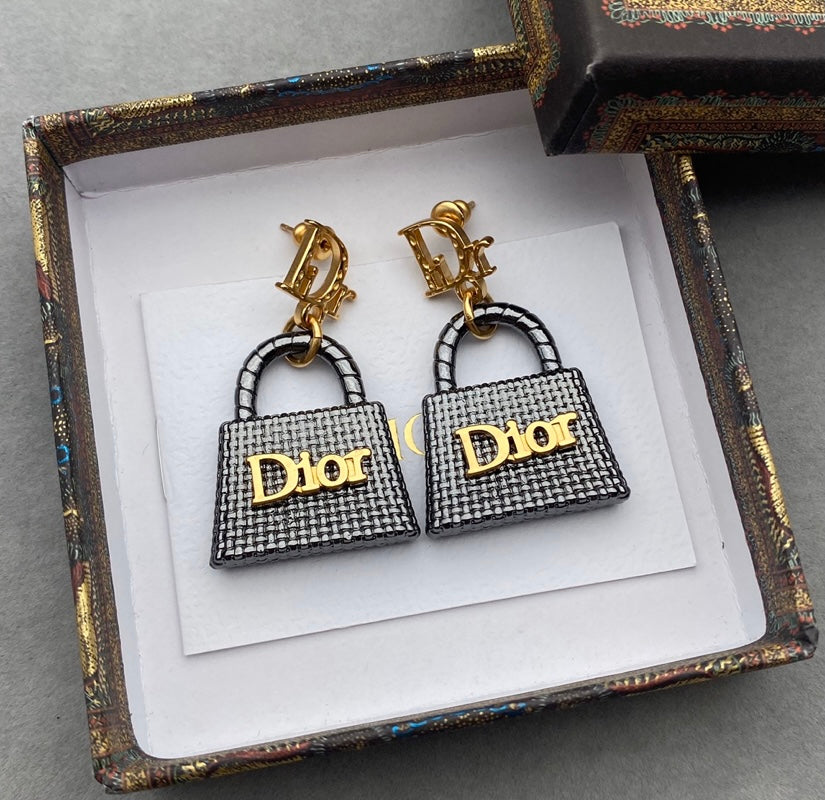 Dior woman earrings
