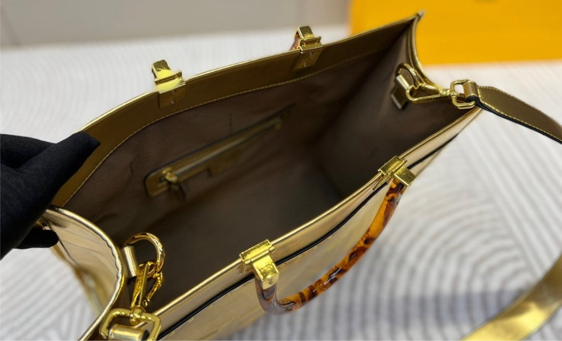 Large Woman Fendi shoulder handbag