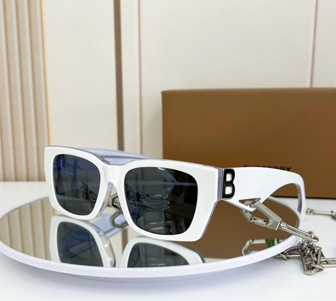 New Burberry woman 23 sunglasses
