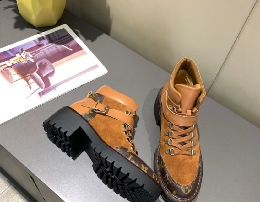 Low cut LV woman boots