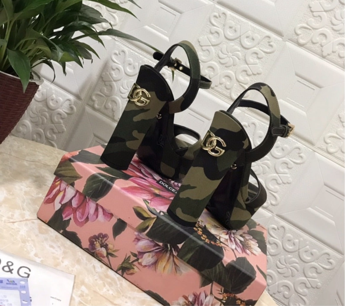 New dolce & gabbana army heels