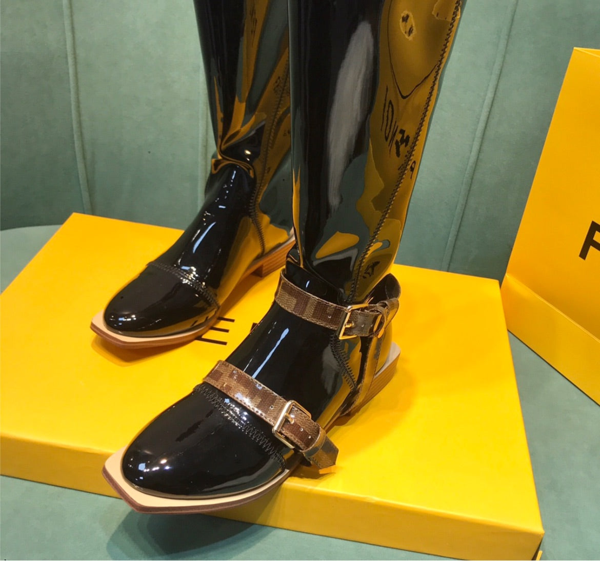 New 22 Fendi woman Boots