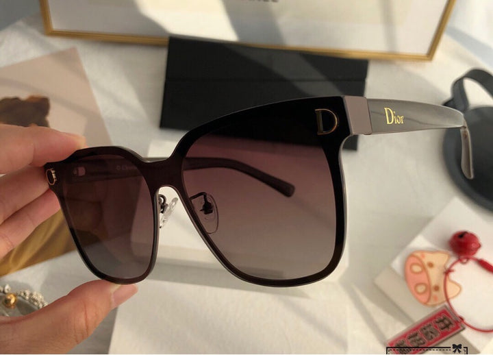 Dior woman sunglasses