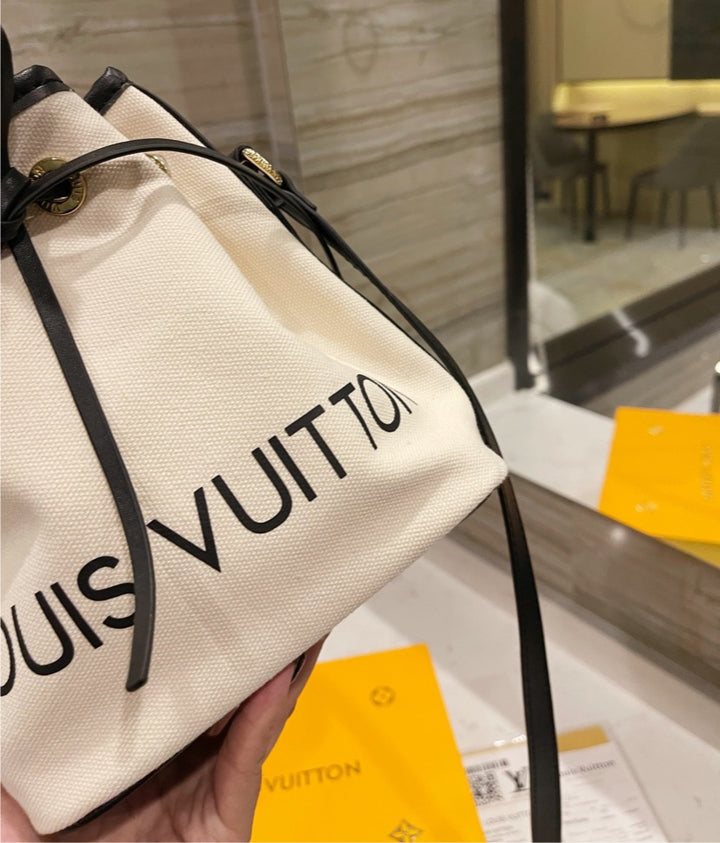LV woman handbag