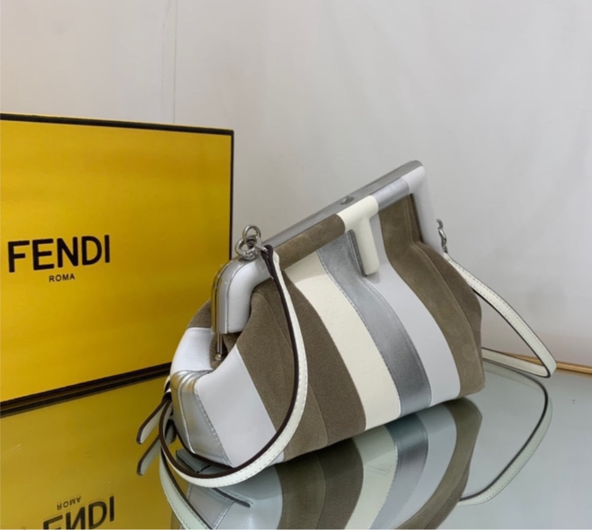 Woman Fendi shoulder handbag