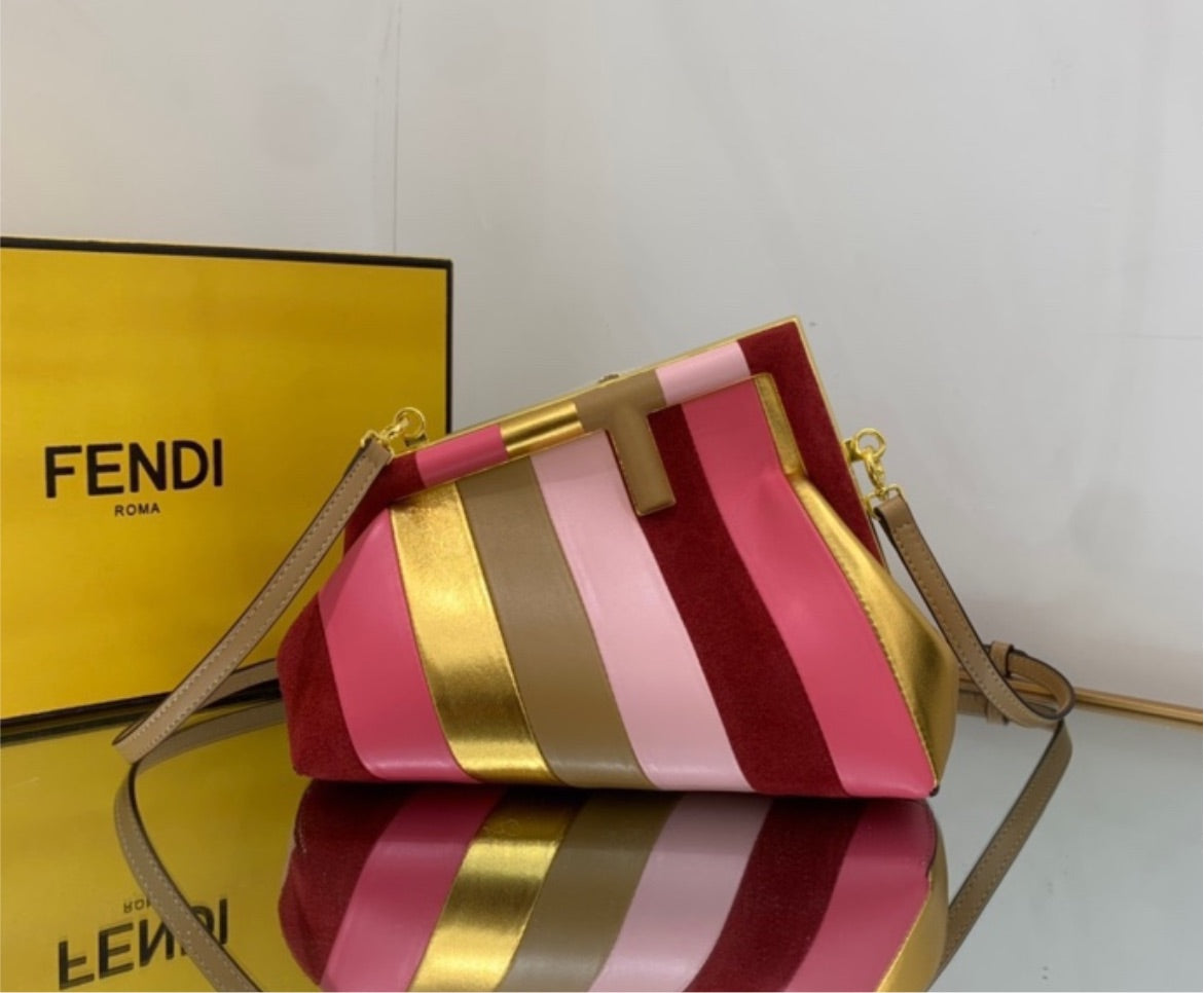 Woman Fendi shoulder handbag