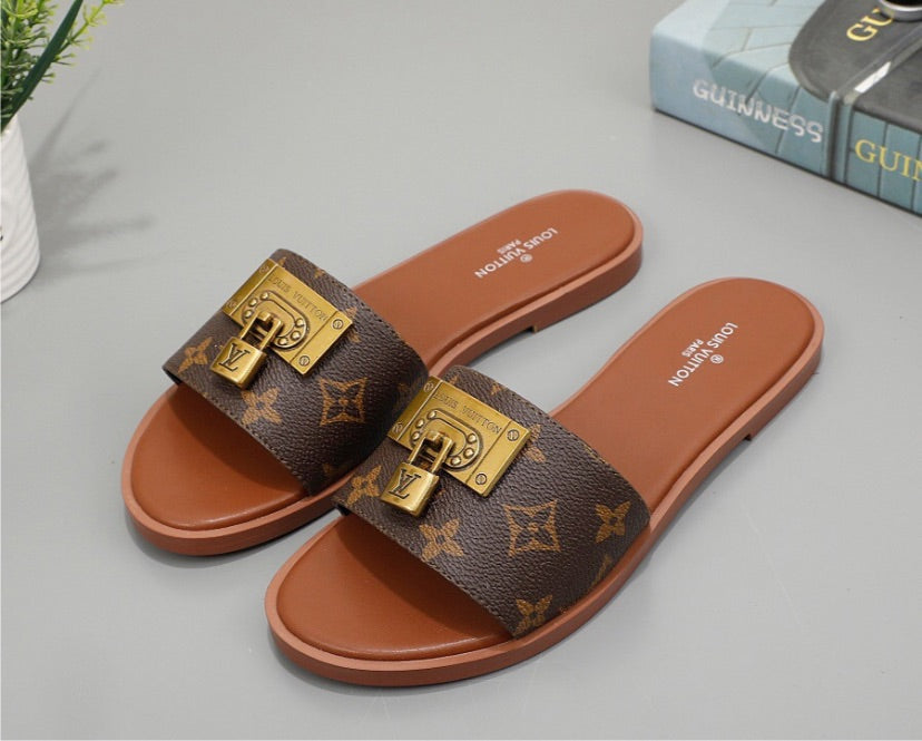 New LV woman sandals