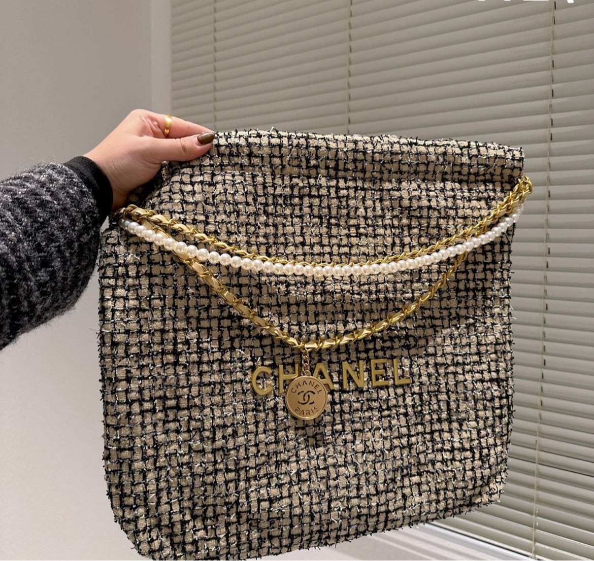 New Chanel woman bag