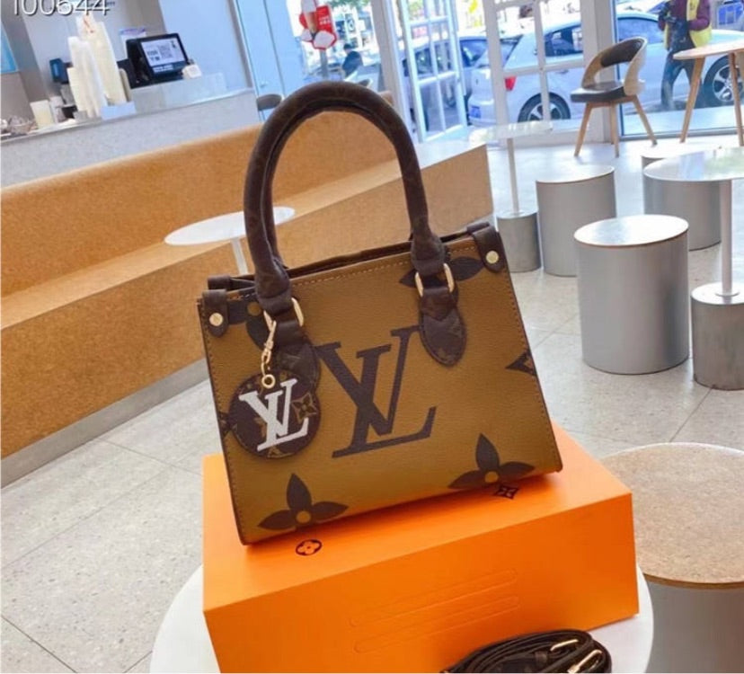 SALE 🚨LV woman shoulder Handbag