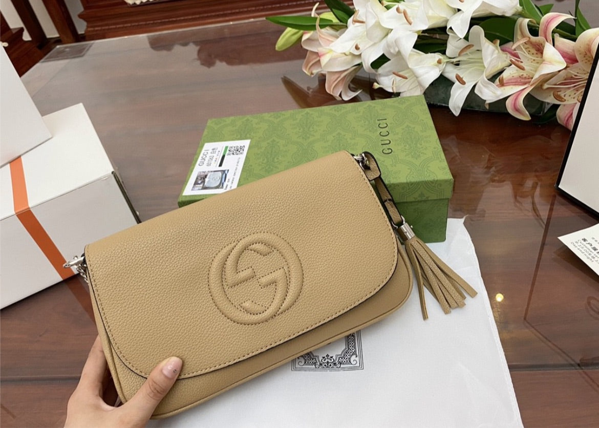 Gucci woman tan shoulder handbag