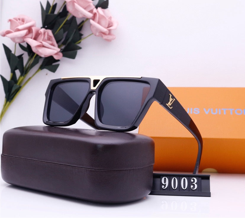 LV woman sunglasses