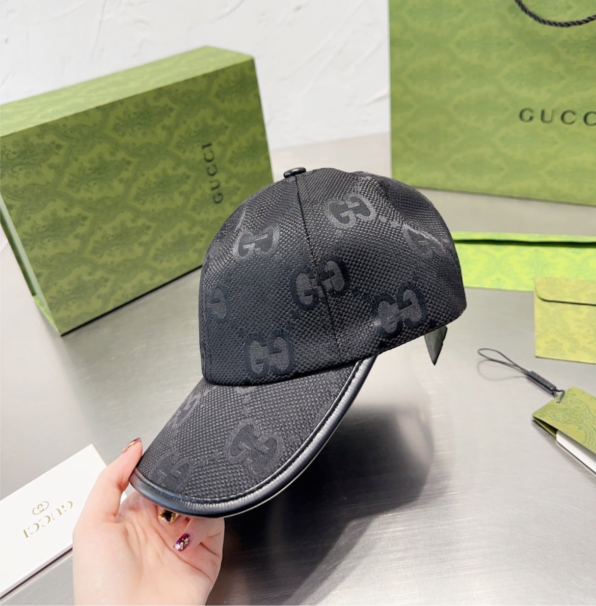 Black Gucci woman hat