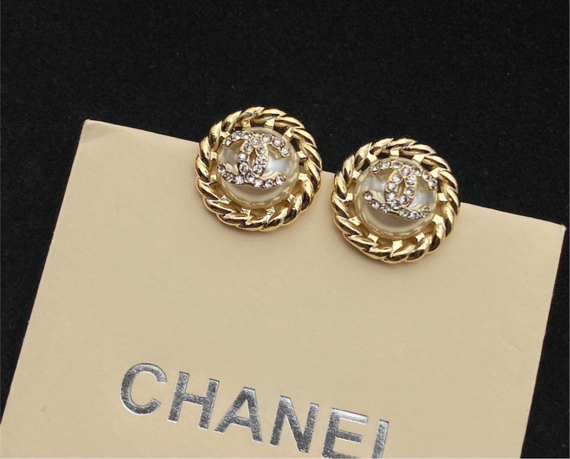 Chanel new stud earring