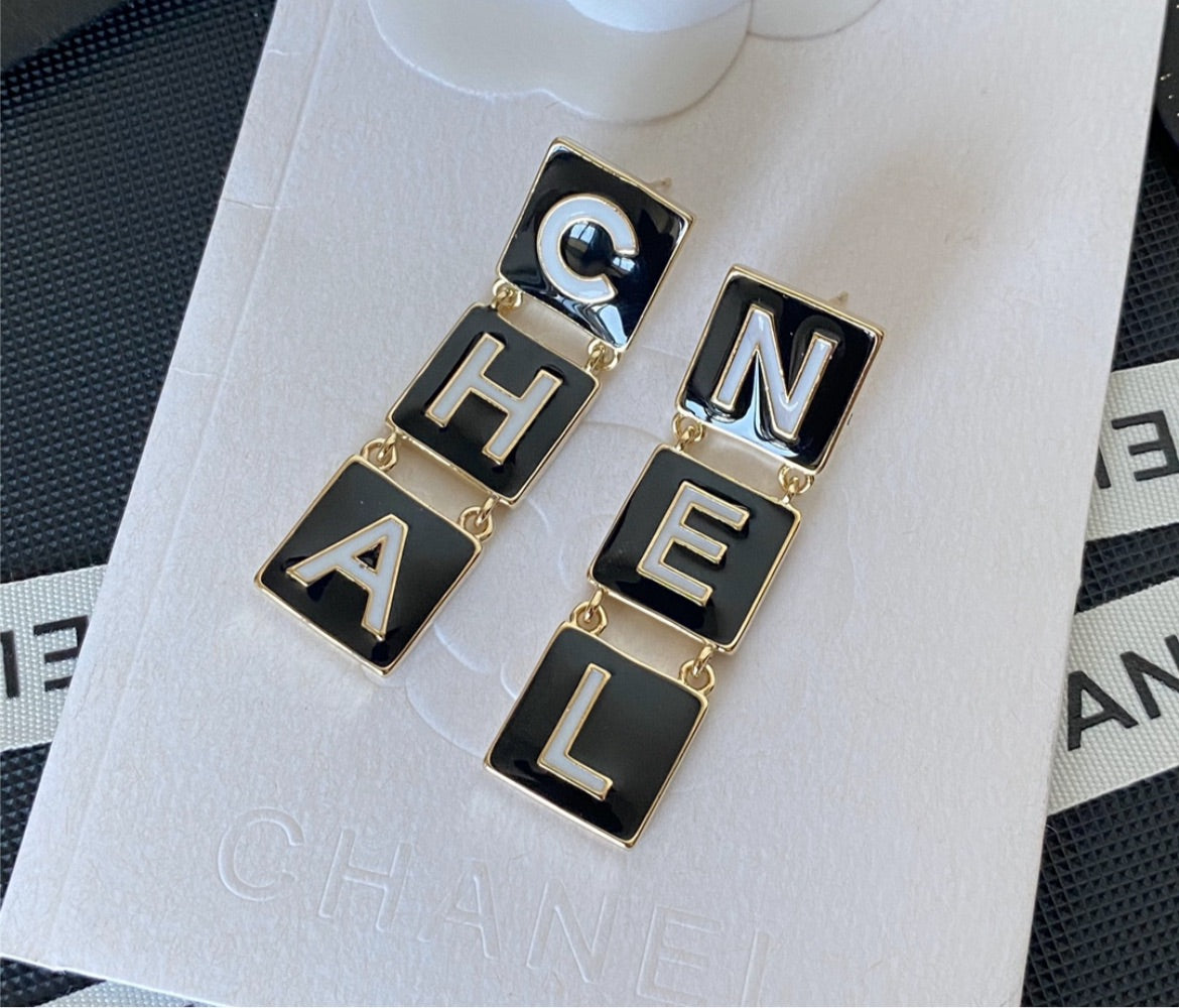New Chanel fashion earring