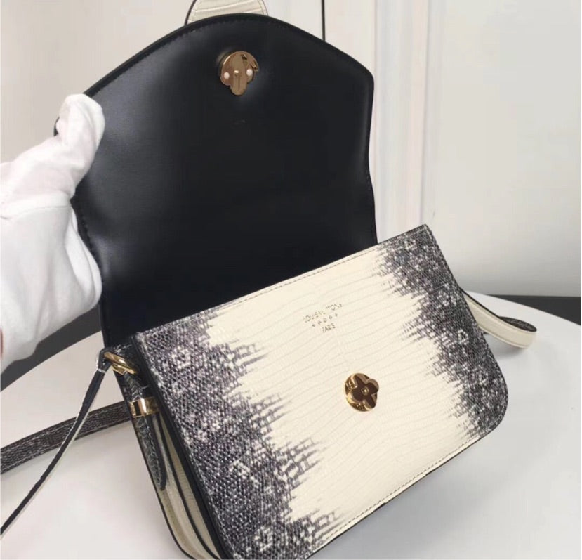 New LV woman shoulder handbag