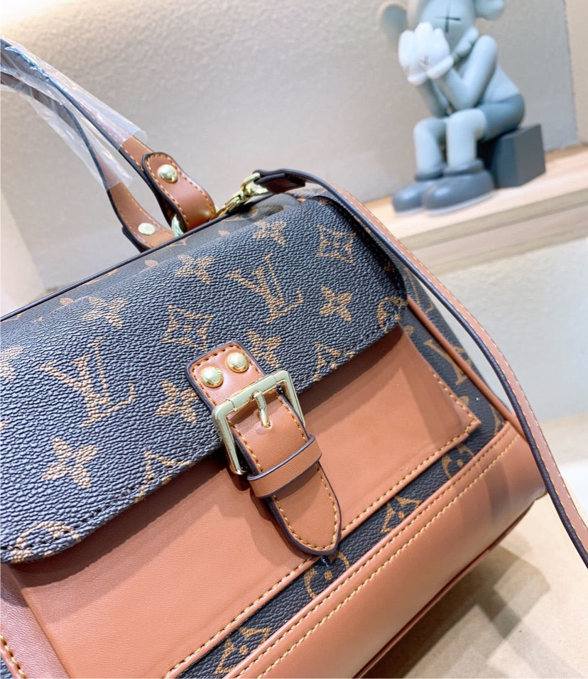 LV woman shoulder handbag