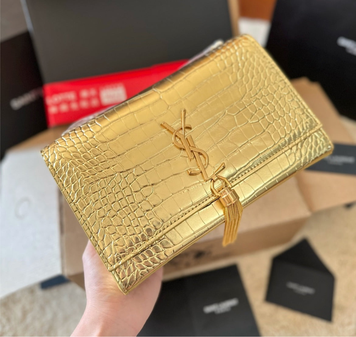 Woman YSL shoulder bag