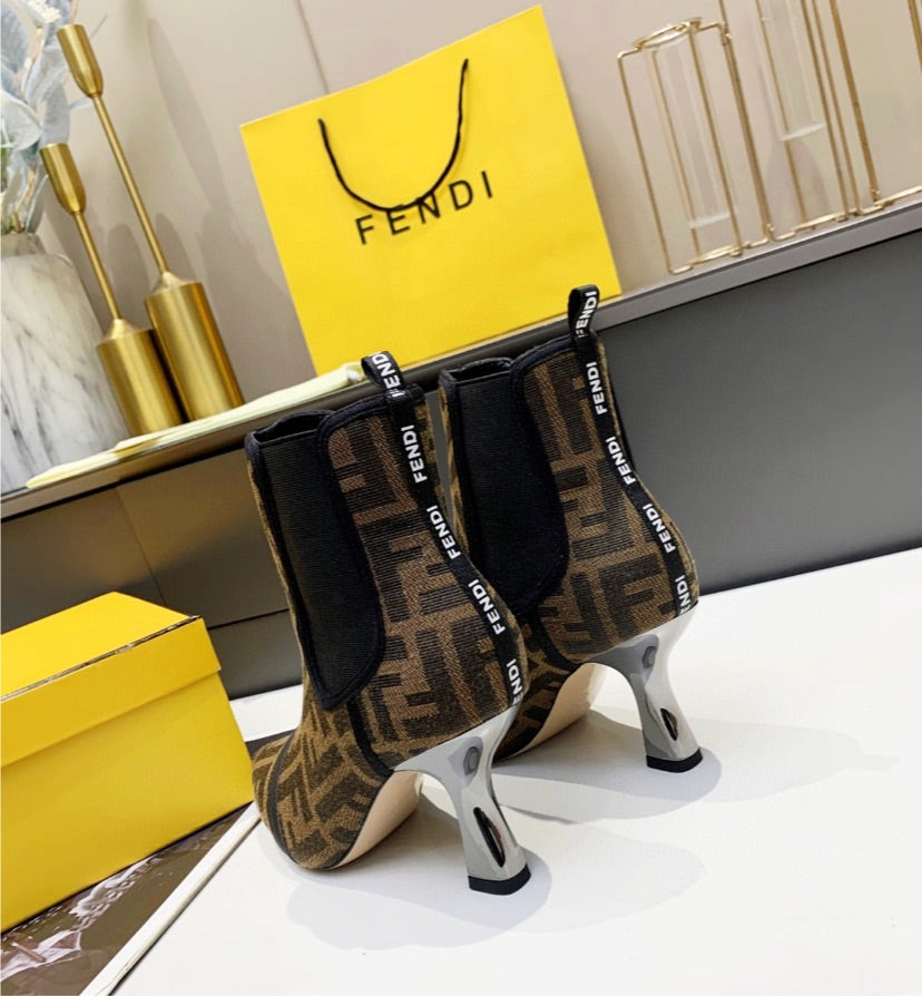 Fendi brown woman boots