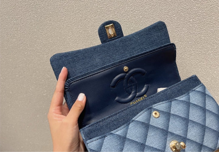 Chanel woman shoulder handbag