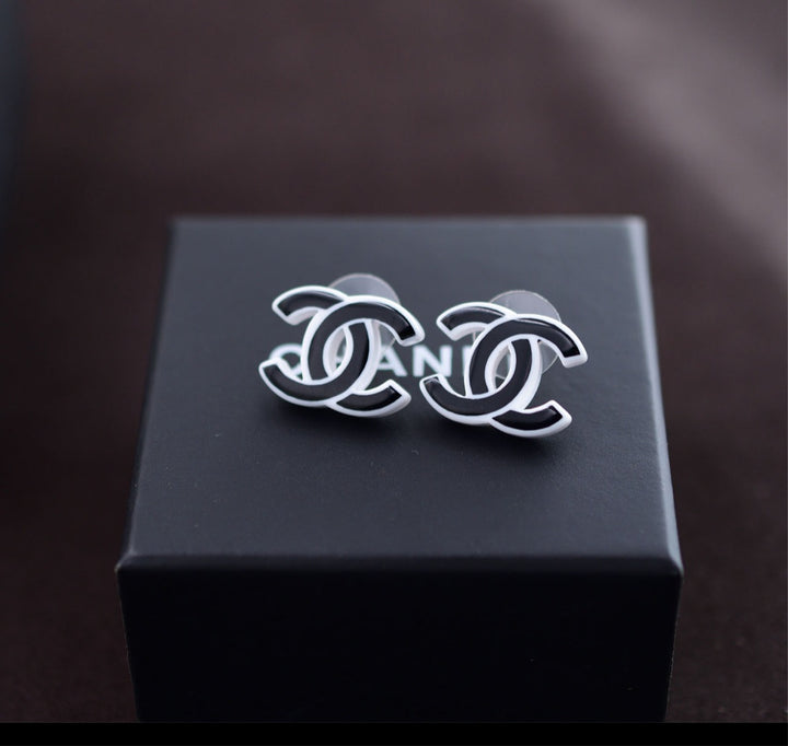 New Chanel stud earring