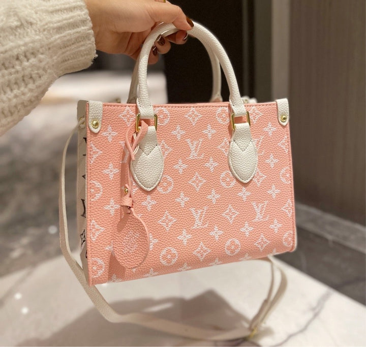 Woman LV shoulder handbag