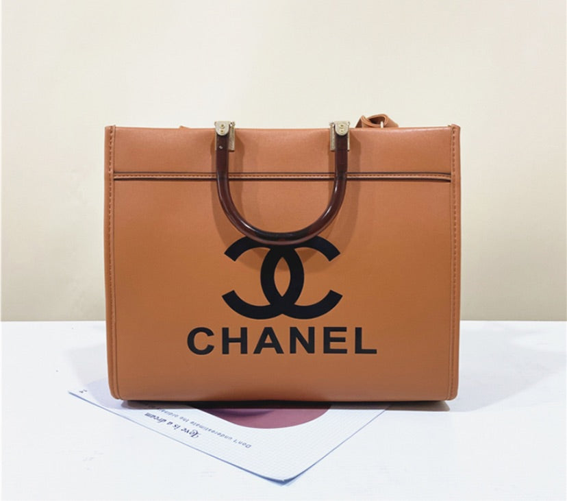 Chanel woman Tote