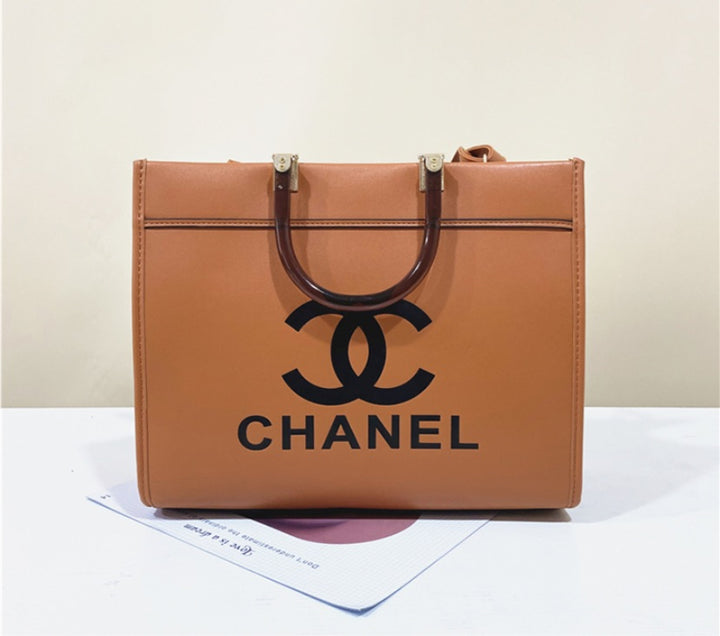 Chanel woman Tote