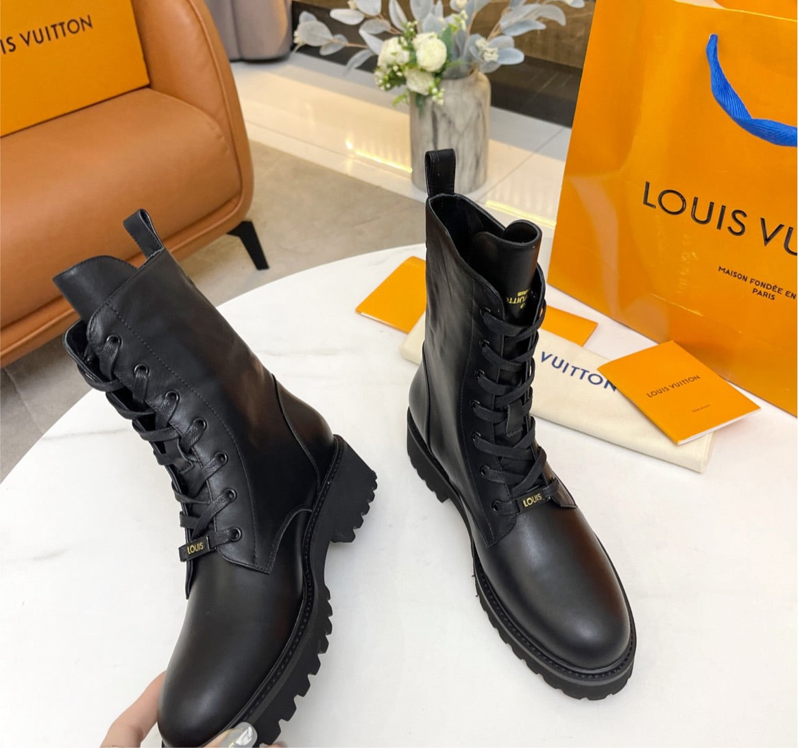 New woman LV boots
