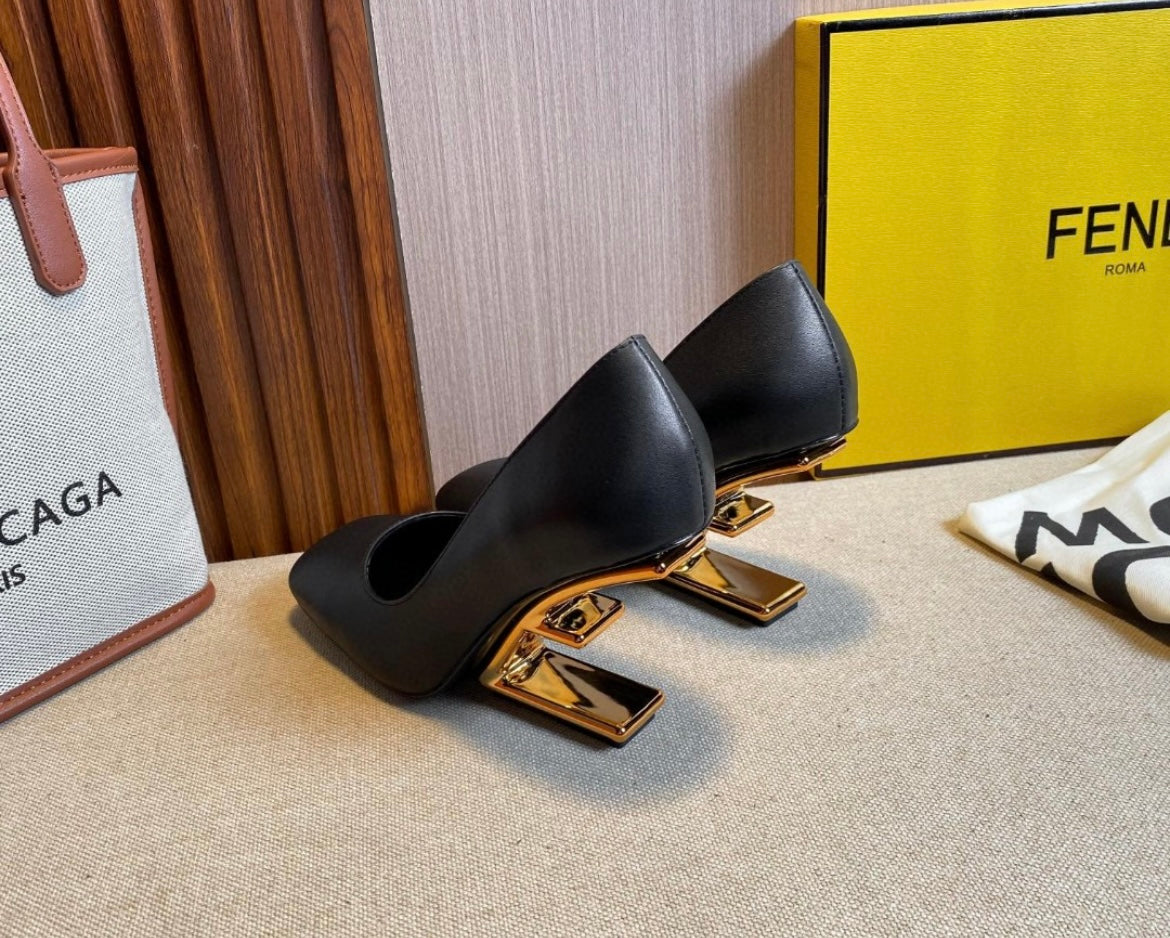 Woman Fendi shoes