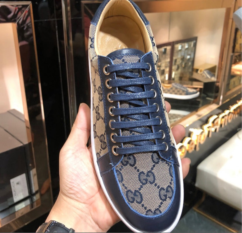 Blue low cut Gucci sneakers