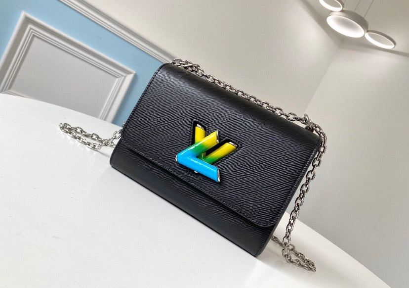 Woman new LV crossbody/shoulder handbag