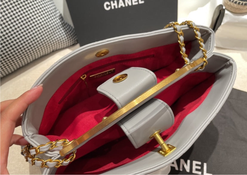 Grey leather Chanel handbag