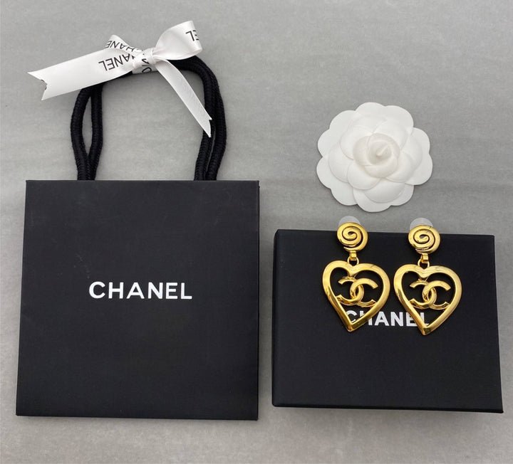 Chanel heart shape earring