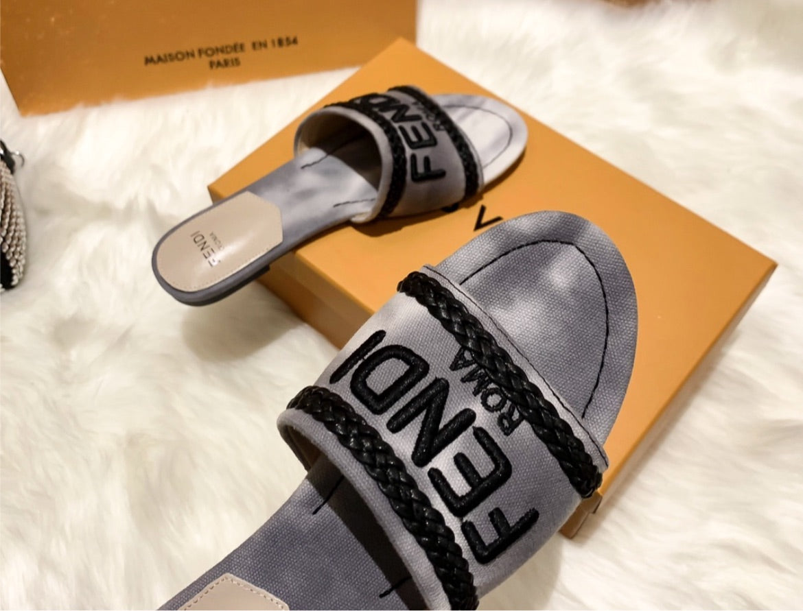 Fendi woman sandal