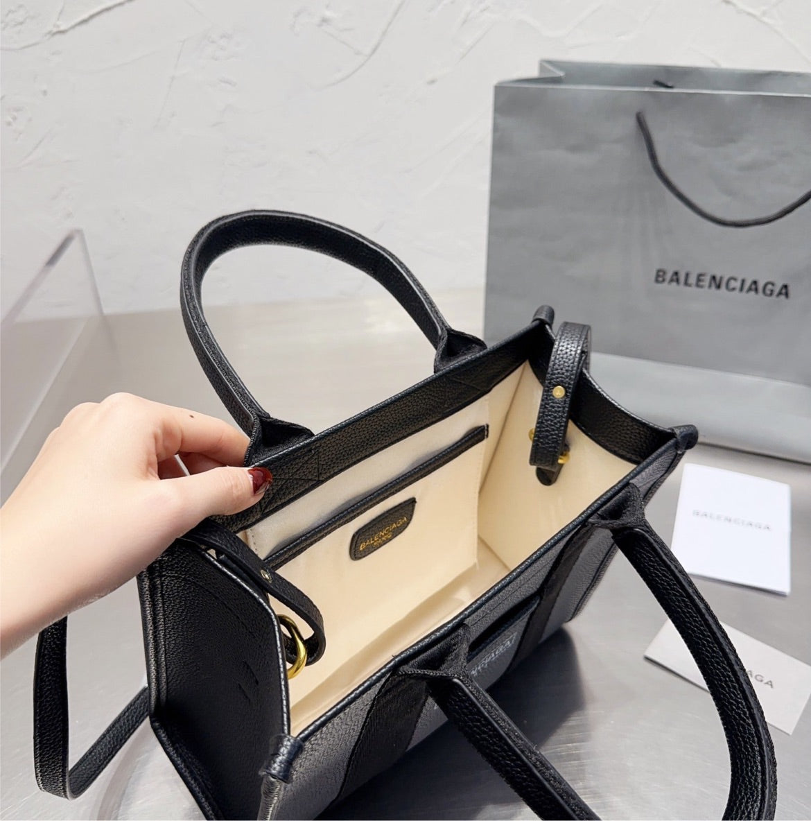 Balenciaga woman shoulder bag