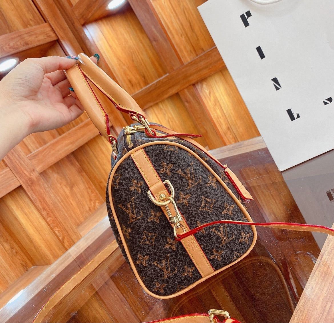 LV Woman new shoulder handbag