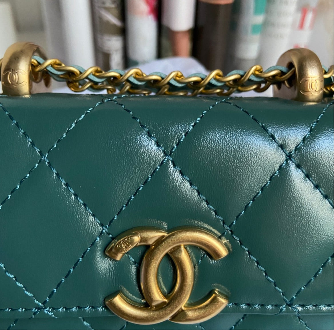 New woman Chanel crossbody/shoulder bag