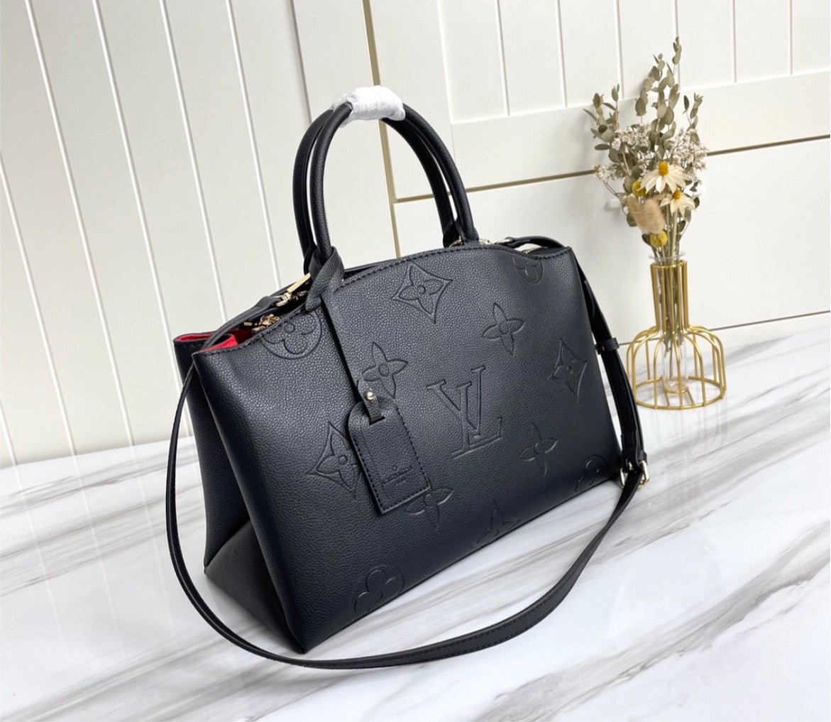 Black new LV woman shoulder handbag