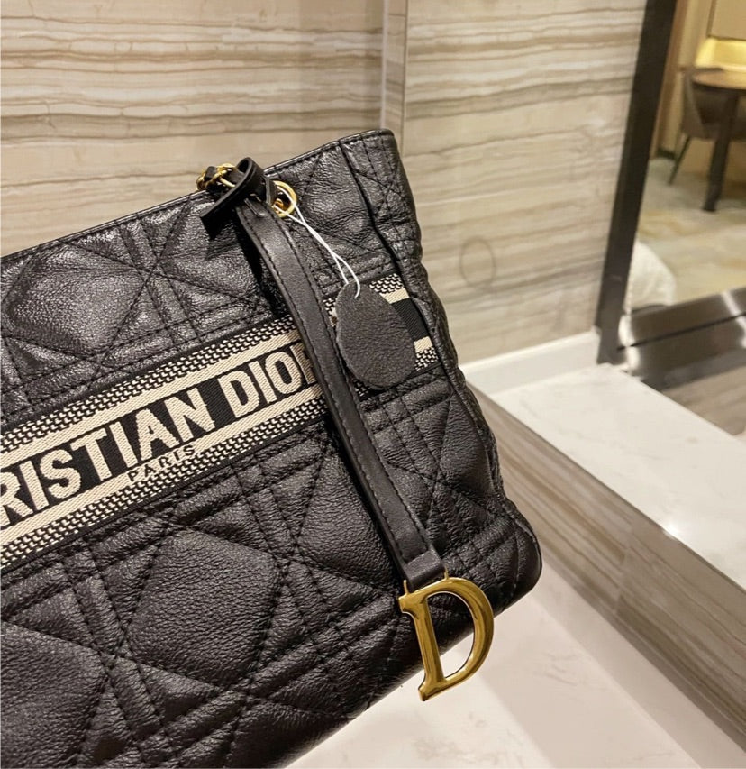 Black Dior woman handbag