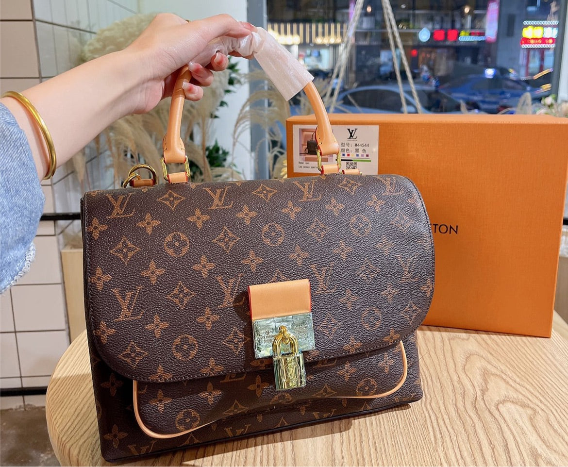 Leather Louis Vuitton woman handbag