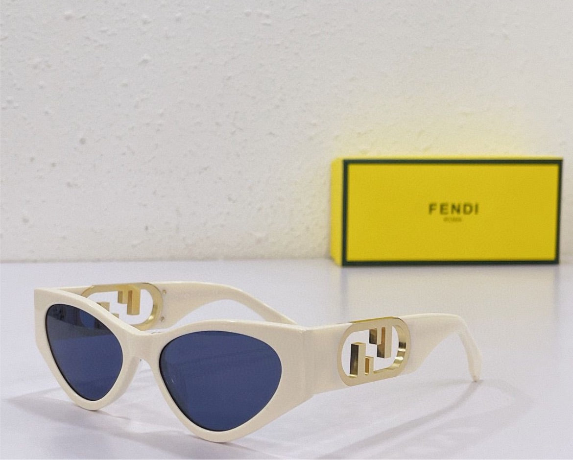 New Fendi woman sunglasses