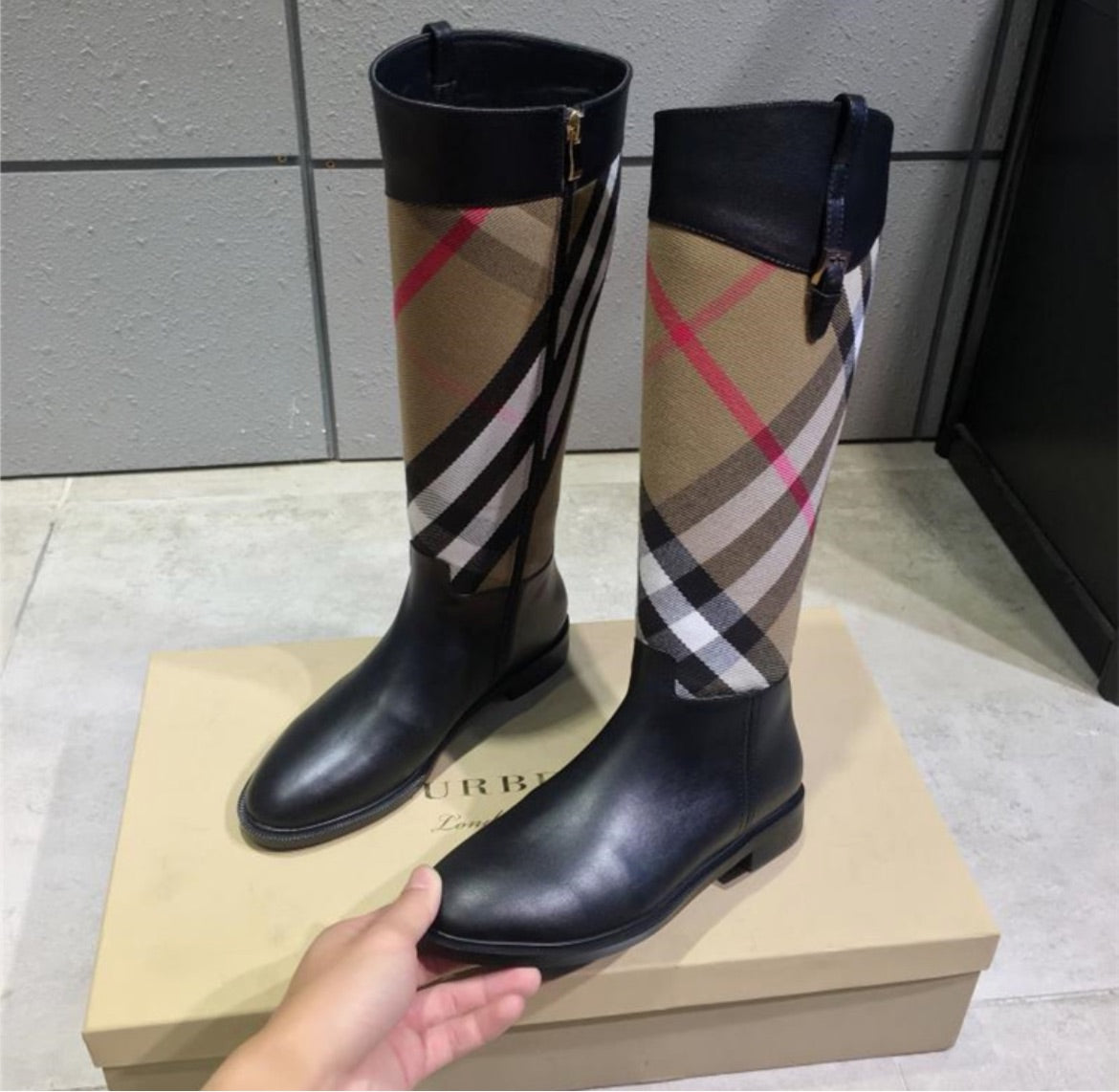 Woman Burberry Boots