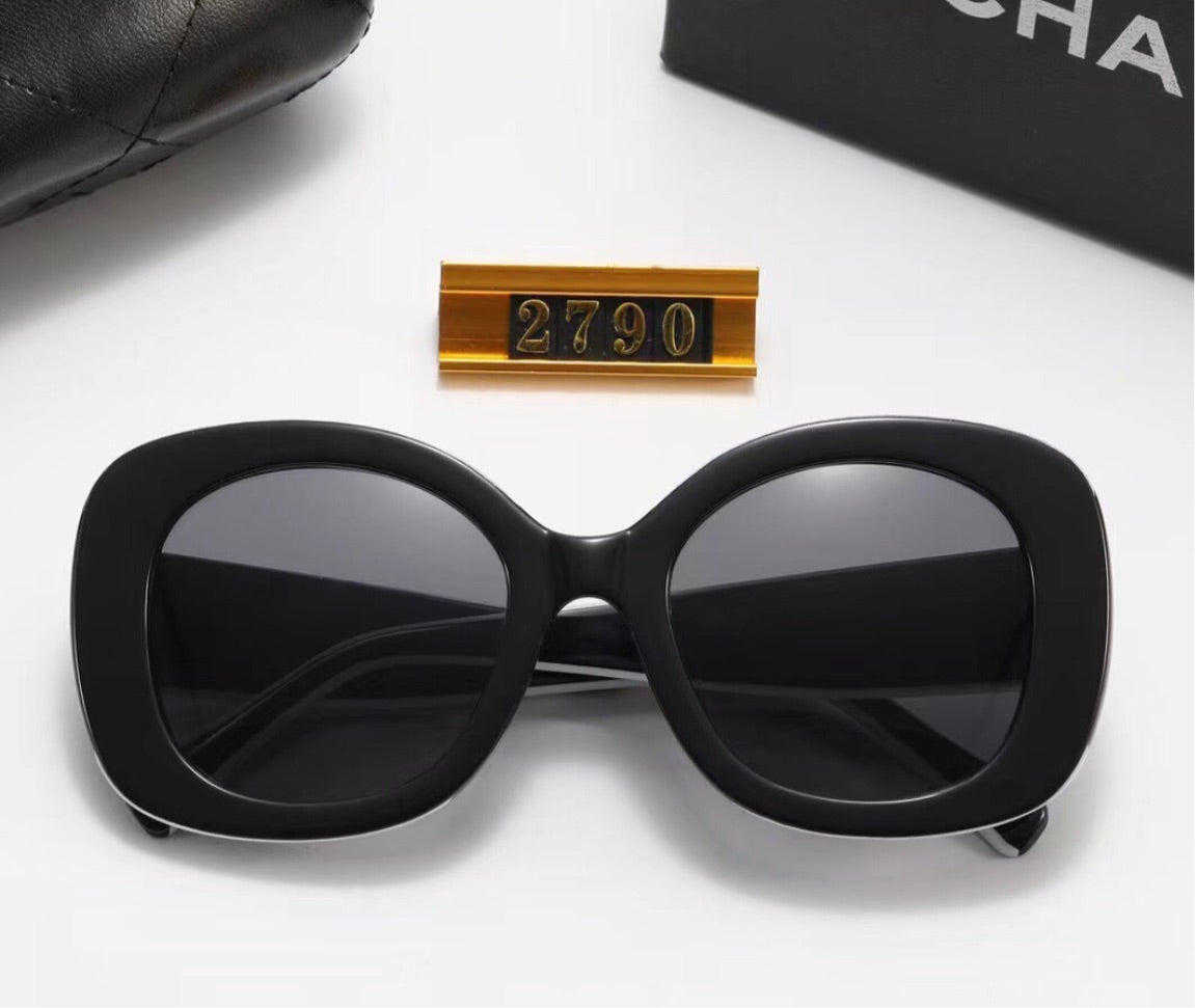 New Chanel woman sunglasses
