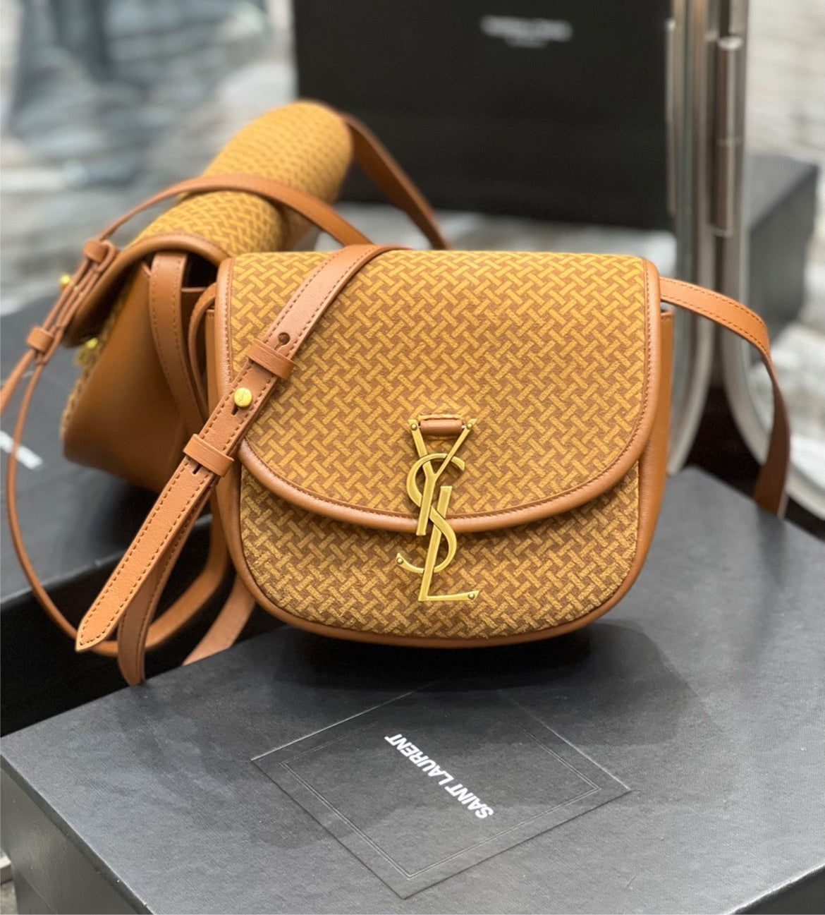 YSL woman crossbody/shoulder handbag