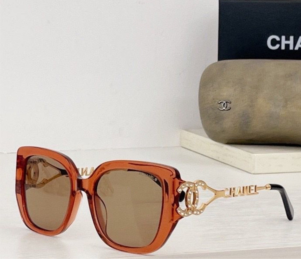 New Chanel woman sunglasses