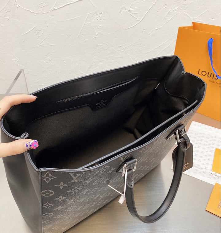 Black Large shoulder handbag