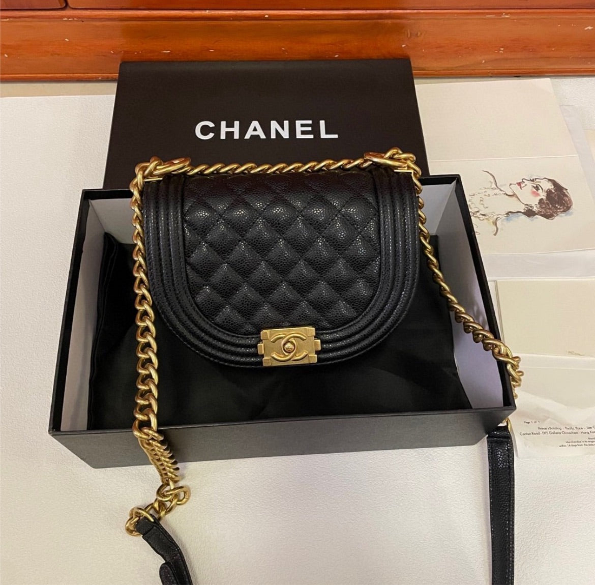 Woman Chanel crossbody handbag